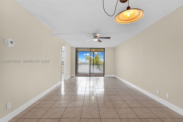 117 Lake Emerald Dr 204, Oakland Park, FL 33309