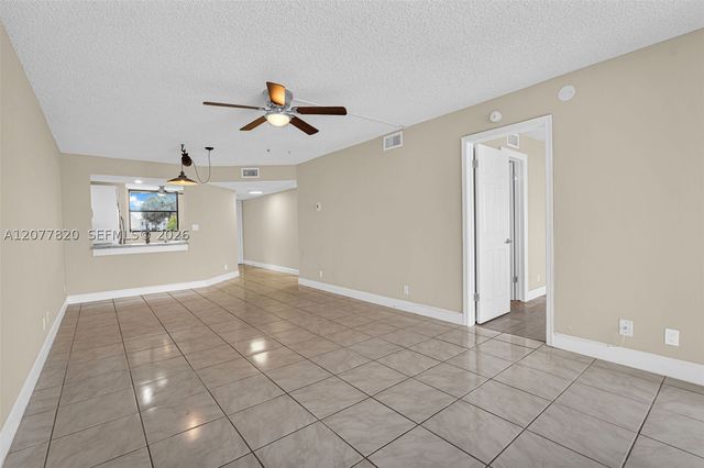 117 Lake Emerald Dr 204, Oakland Park, FL 33309