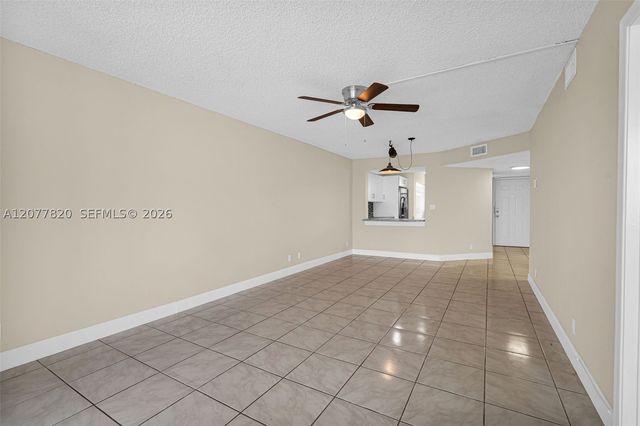 117 Lake Emerald Dr 204, Oakland Park, FL 33309