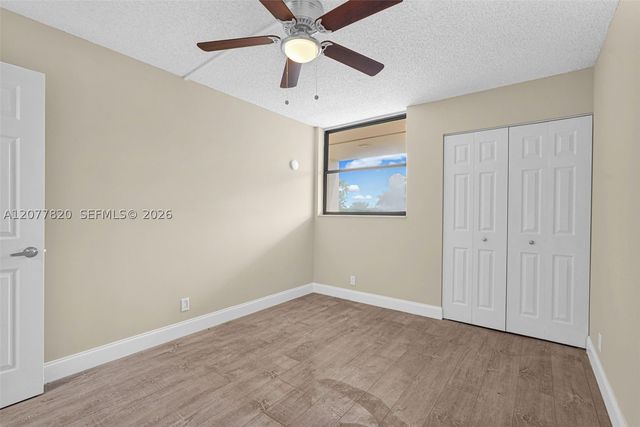 117 Lake Emerald Dr 204, Oakland Park, FL 33309