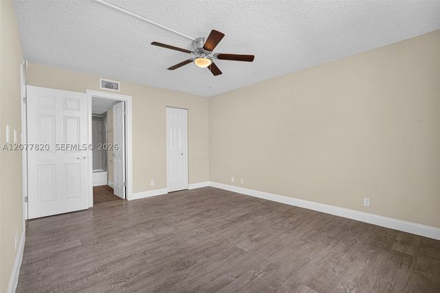 117 Lake Emerald Dr 204, Oakland Park, FL 33309