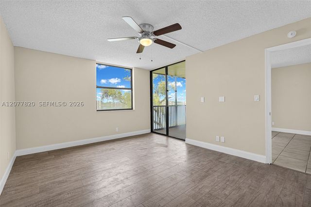 117 Lake Emerald Dr 204, Oakland Park, FL 33309