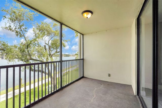 117 Lake Emerald Dr 204, Oakland Park, FL 33309