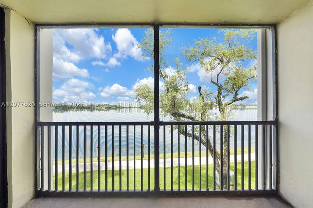 117 Lake Emerald Dr 204, Oakland Park, FL 33309