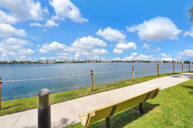 117 Lake Emerald Dr 204, Oakland Park, FL 33309