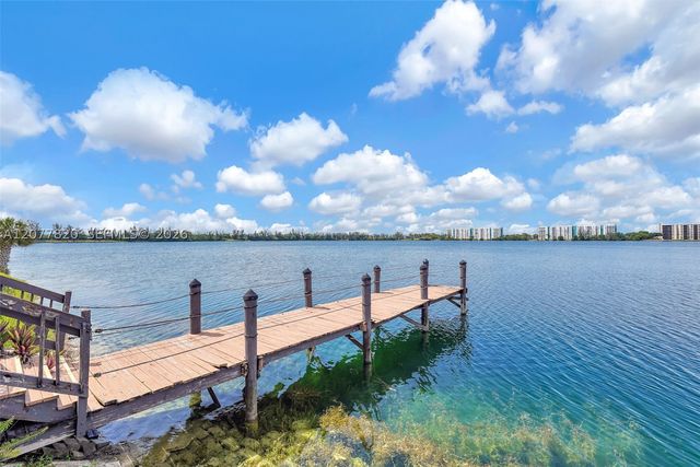 117 Lake Emerald Dr 204, Oakland Park, FL 33309