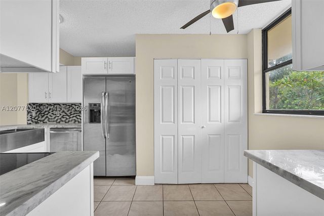 117 Lake Emerald Dr 204, Oakland Park, FL 33309