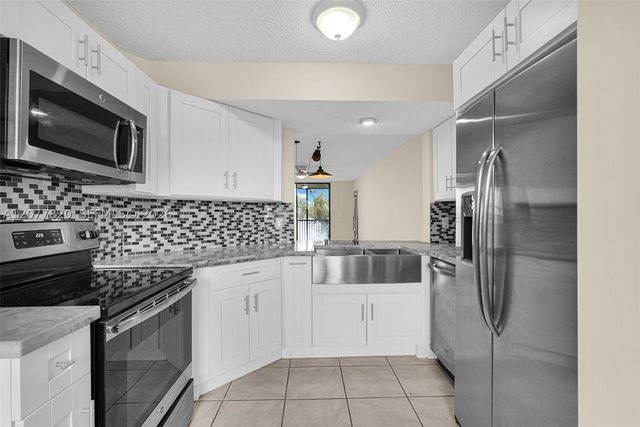 117 Lake Emerald Dr 204, Oakland Park, FL 33309