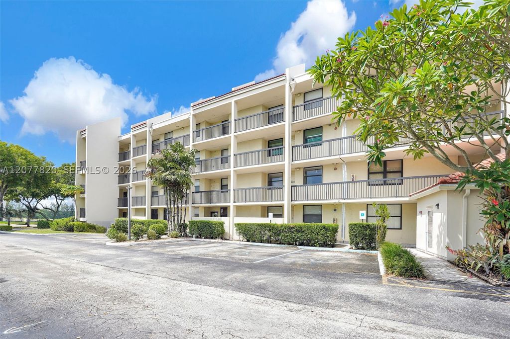 117 Lake Emerald Dr 204, Oakland Park, FL 33309