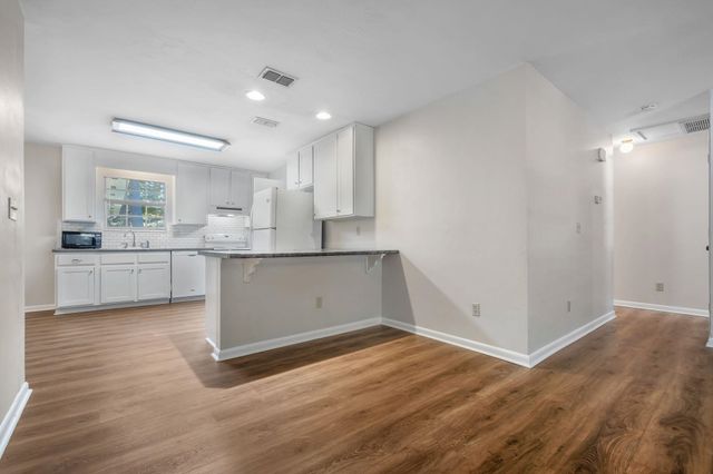 2725 Bedford Way, Tallahassee, FL 32308