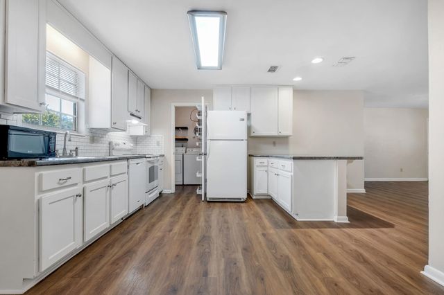 2725 Bedford Way, Tallahassee, FL 32308