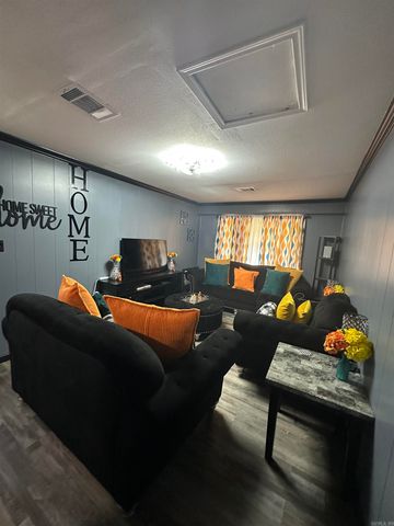 2707 Colonial Avenue, Pine Bluff, AR 71601