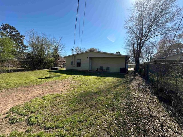 2707 Colonial Avenue, Pine Bluff, AR 71601