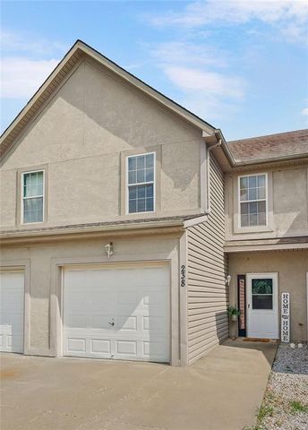 238 N 5th Terrace, Louisburg, KS 66053