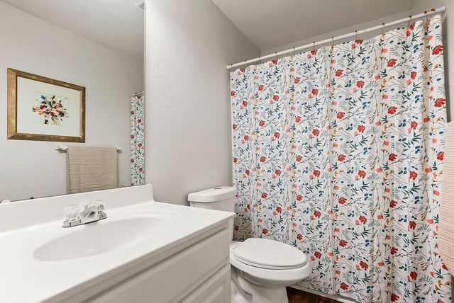 238 N 5th Terrace, Louisburg, KS 66053