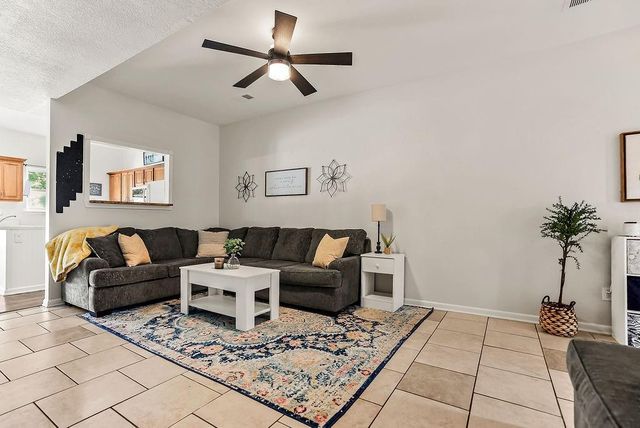 238 N 5th Terrace, Louisburg, KS 66053