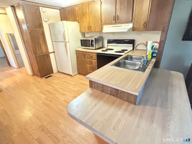 130 Howard Avenue, Prospect, CT 06712