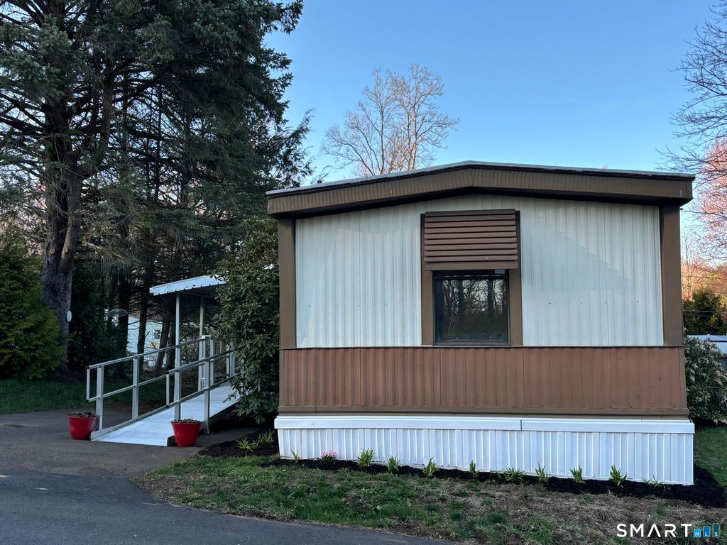 130 Howard Avenue, Prospect, CT 06712