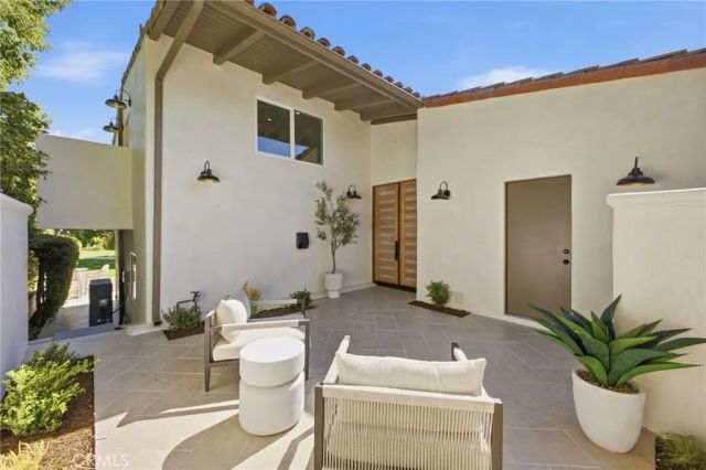 539 Vista Flora, Newport Beach, CA 92660