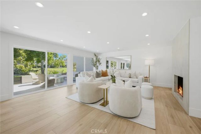 539 Vista Flora, Newport Beach, CA 92660