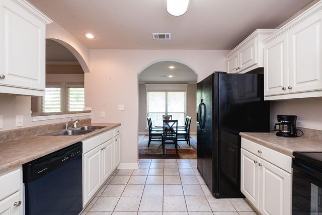 14 Johnnycake Lane, Little Rock, AR 72211