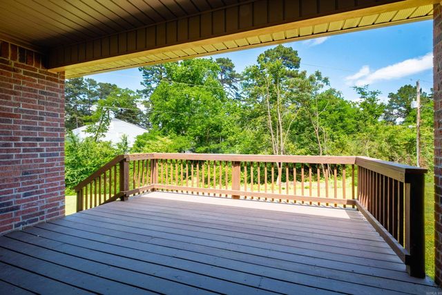 14 Johnnycake Lane, Little Rock, AR 72211