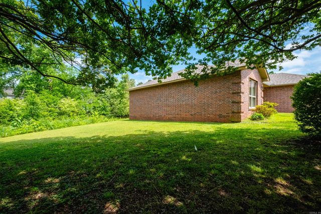 14 Johnnycake Lane, Little Rock, AR 72211