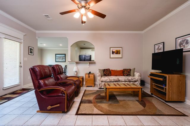 14 Johnnycake Lane, Little Rock, AR 72211