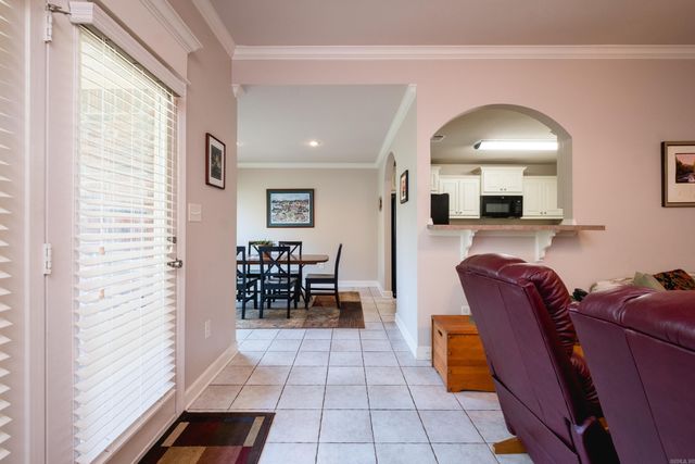 14 Johnnycake Lane, Little Rock, AR 72211