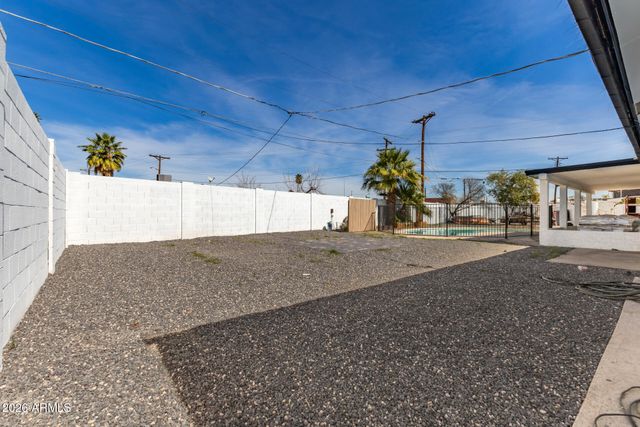 1912 W ROMA Avenue, Phoenix, AZ 85015