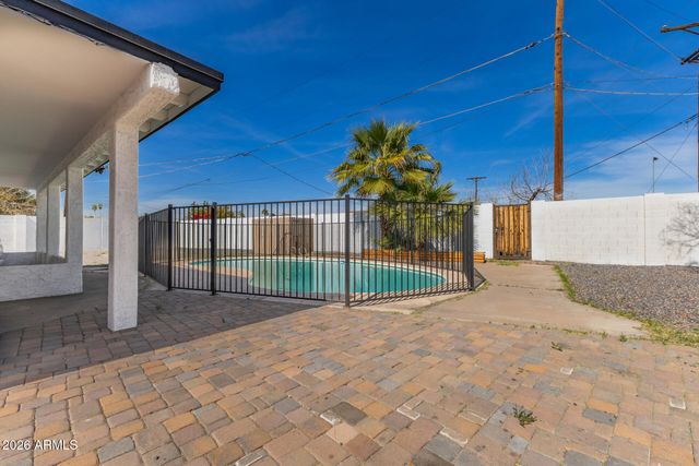 1912 W ROMA Avenue, Phoenix, AZ 85015