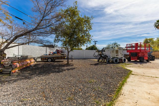 1912 W ROMA Avenue, Phoenix, AZ 85015