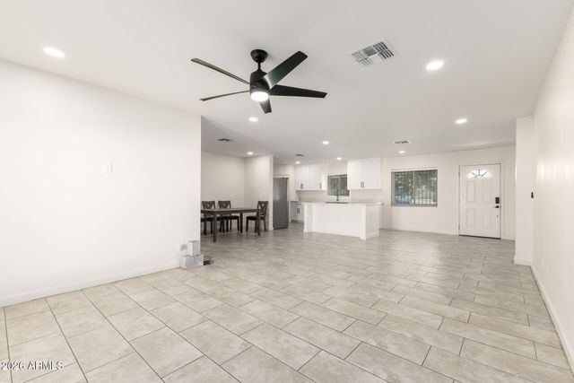 1912 W ROMA Avenue, Phoenix, AZ 85015