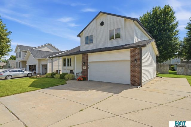 5421 W. Brixton Drive, Lincoln, NE 68521