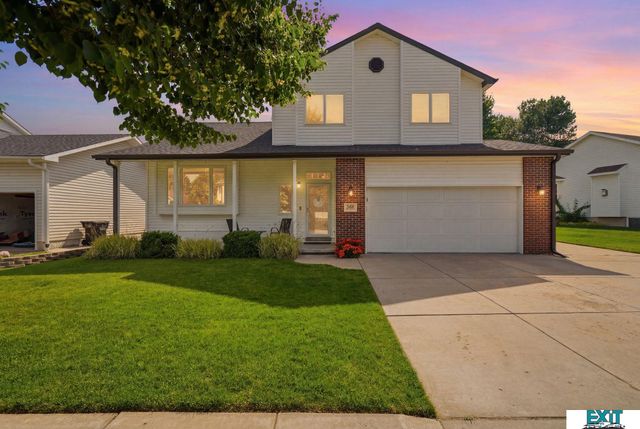 5421 W. Brixton Drive, Lincoln, NE 68521