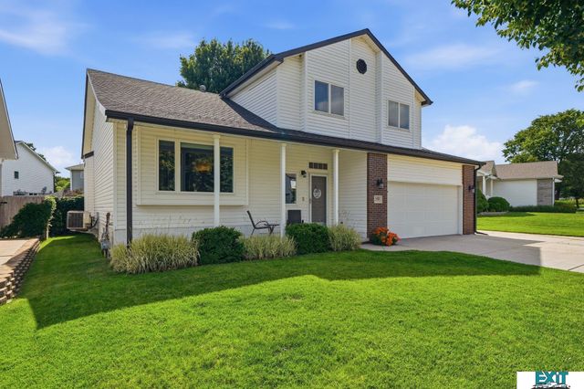 5421 W. Brixton Drive, Lincoln, NE 68521