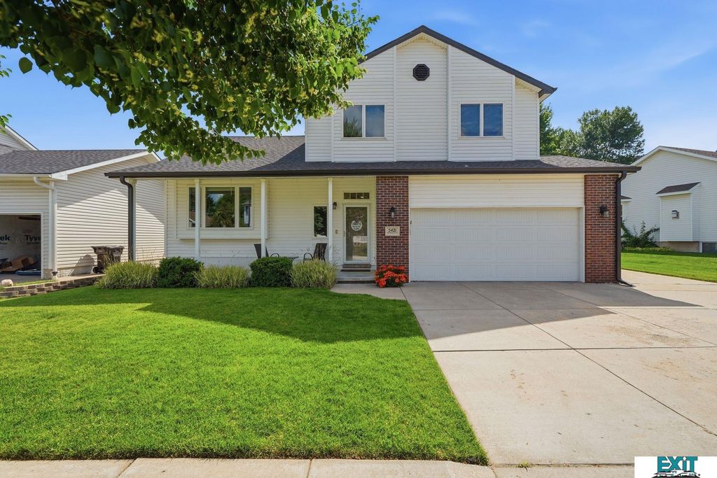 5421 W. Brixton Drive, Lincoln, NE 68521