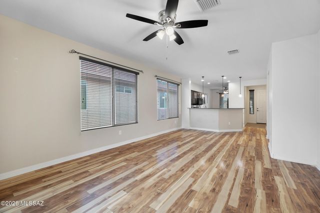 599 N Tunitcha Drive, Green Valley, AZ 85614