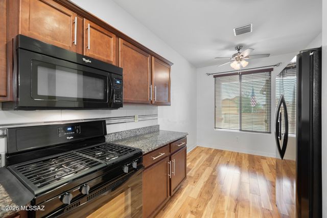 599 N Tunitcha Drive, Green Valley, AZ 85614