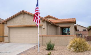 599 N Tunitcha Drive, Green Valley, AZ 85614