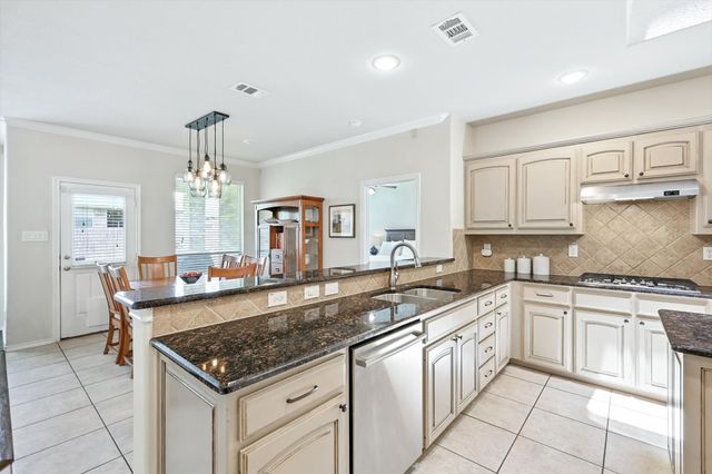 2209 Laurel Forest Drive, Fort Worth, TX 76177