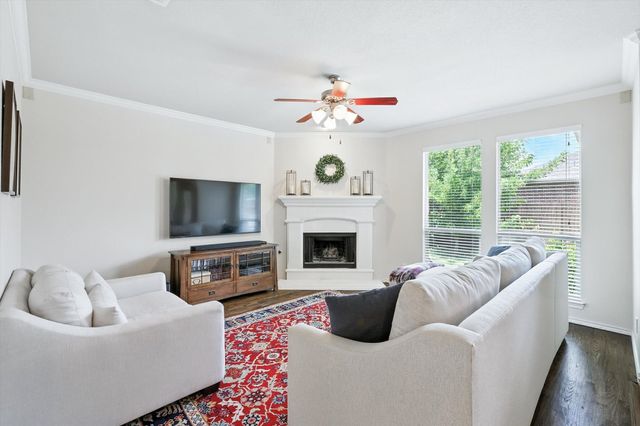 2209 Laurel Forest Drive, Fort Worth, TX 76177
