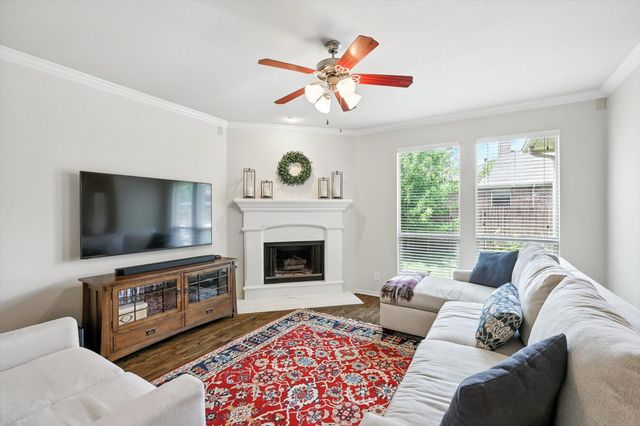 2209 Laurel Forest Drive, Fort Worth, TX 76177