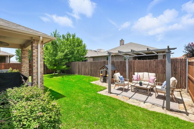 2209 Laurel Forest Drive, Fort Worth, TX 76177