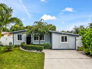 218 GLOUCHESTER Street, Boca Raton, FL 33487