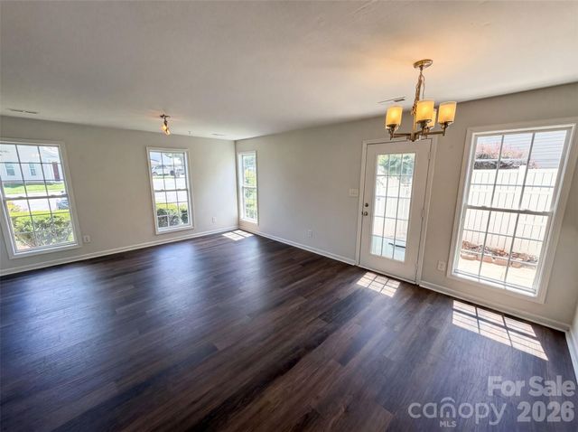 3831 Mohawk Court, Charlotte, NC 28215