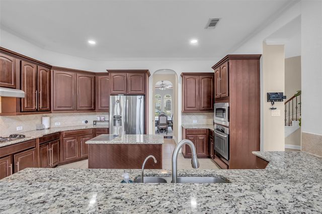 3314 Sussex Way, Friendswood, TX 77546