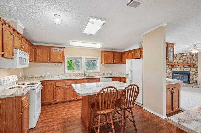 250 Wharton Rd, Kerrville, TX 78028