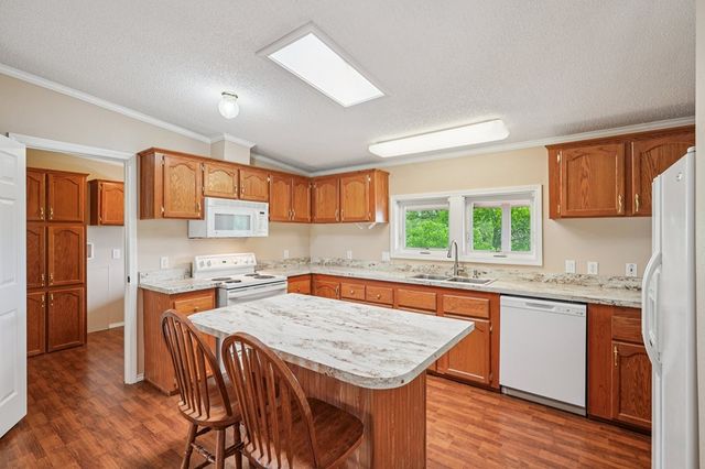 250 Wharton Rd, Kerrville, TX 78028
