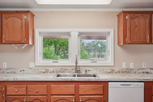 250 Wharton Rd, Kerrville, TX 78028